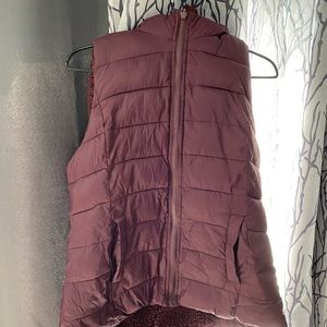 Medium maroon vest